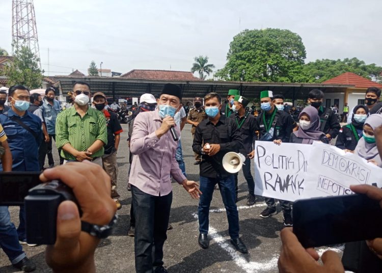 Massa Tuntut Penunjukan Pj Bupati OKU Sesuai Prosedur dan Transparan