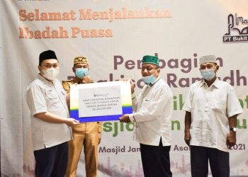 Jelang Ramadhan 1442 H, PTBA Salurkan Bingkisan Kepada 74 Masjid dan 62 Mushola