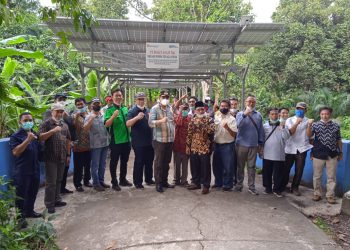 Bupati Lampung Tengah Kunjungi PLTS Desa Tanjung Raja Muara Enim