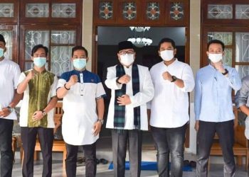 Pj Bupati Muara Enim Beserta Keluarga Shalat Idul Fitri di Rumdin
