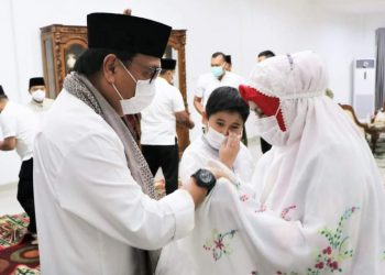 Pj Bupati Muara Enim Bersama Keluarga Gelar Shalat Idul Adha 1442 di Rumah
