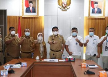 Pj Bupati Muara Enim Lanjutkan Program Penyaluran Beras bagi ASN dan Honorer