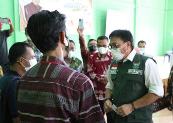 Pj Bupati Muara Enim Tinjau Langsung Pelaksanaan Pilkades Serentak Tahun 2021