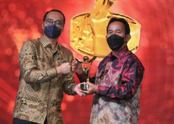 Pimpin Bukit Asam dengan Pelayanan dan Operasi Terbaik, Arsal Ismail Raih Anugerah BUMN 2022