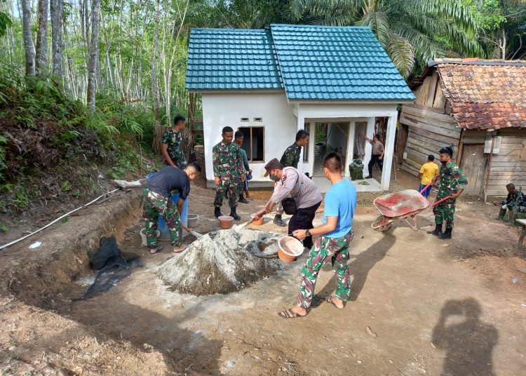Giliran Rumah Walgio Dibedah Satgas TMMD Ke-113 Kodim 0404 Muara Enim Dibantu Babhinkamtibmas