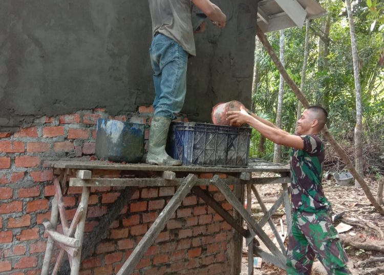 Dibedah Tim Satgas TMMD ke -113 Kodim 0404 Muara Enim, Ibnu Tidak Cemas Lagi Rumahnya Bocor