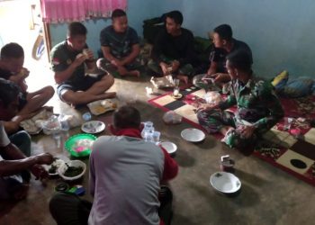 Wujud Syukur dan Terima Kasih Rumahnya Dibedah, Walgio Undang Makan Satgas TMMD Ke-113 Kodim 0404 Muara Enim