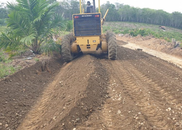 Satgas TMMD ke-113 Kodim 0404 Muara Enim Kebut Pembangunan Jalan