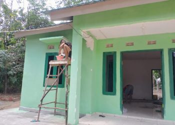 Bedah Rumah Pak Ibnu Terus Dikerjakan Satgas TMMD Ke-113 Kodim 0404 Muara Enim