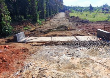 Plat Duiker Ke-III Program TMMD Ke-113 Kodim 0404 Muara Enim Selesai Dipasang