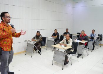 Wujudkan Operator Handal, CSR Bukit Asam Latih Operator PLTS