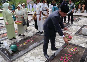 Peringatan Upacara Hari Pahlawan Ke-77 di Muara Enim Berlangsung Khidmat
