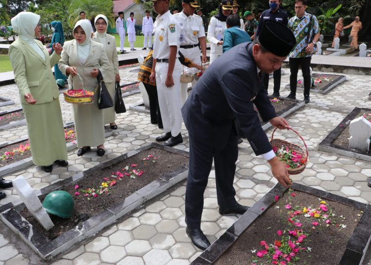 Peringatan Upacara Hari Pahlawan Ke-77 di Muara Enim Berlangsung Khidmat