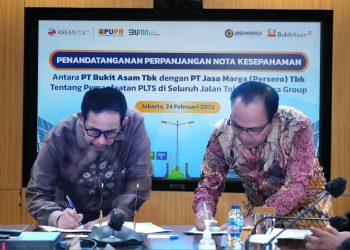 Jasa Marga dan PTBA Lanjutkan Kolaborasi Pengembangan PLTS di Jalan Tol