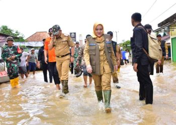 Bupati Musi Rawas Kunjungi Warga Terdampak Banjir di Desa Palawe