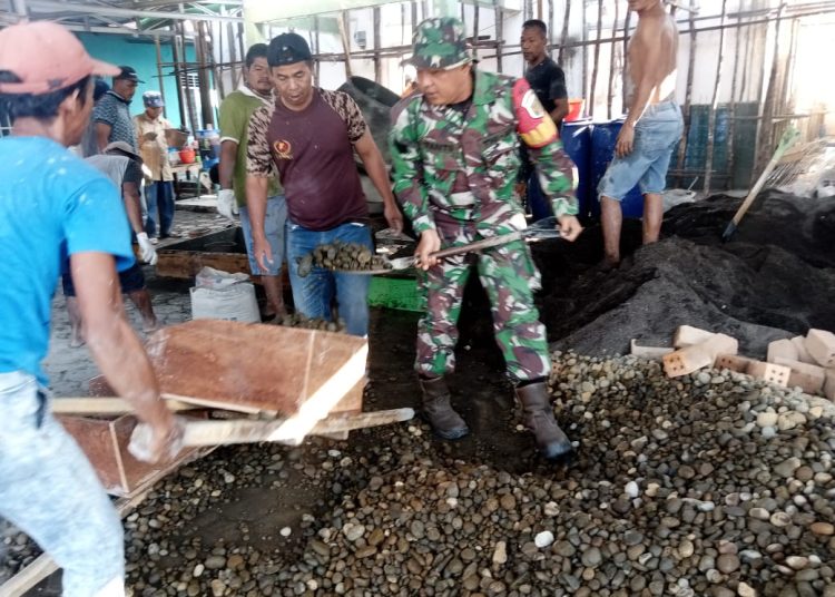 Serma Tanto Bersama Warga Talang Jawa Gotong Royong dalam Pembangunan Masjid