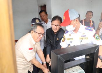 Tingkatkan Keselamatan Masyarakat, PTBA Bantu Pembangunan 4 Palang Pintu Kereta