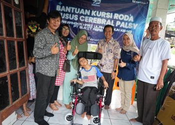 Berikan Kursi Roda Adaptif, Bukit Asam Datangi Langsung Anak-anak Cerebral Palsy