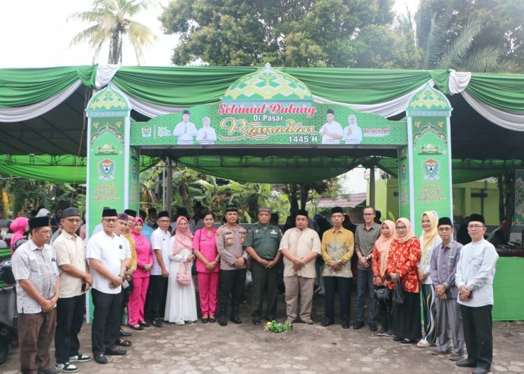 Sekda Muara Enim Buka Secara Resmi Pasar Ramadhan 1445 H