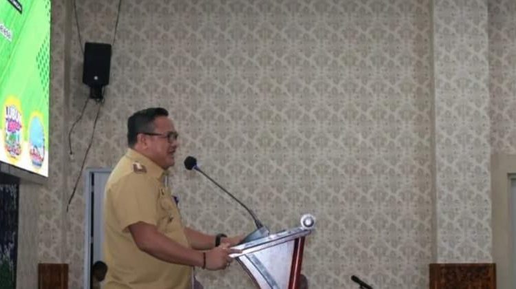 Pj Wako Buka Seminar Pendidikan ‘Mewujudkan Guru Prefesional dan Berwawasan Enterpreunership