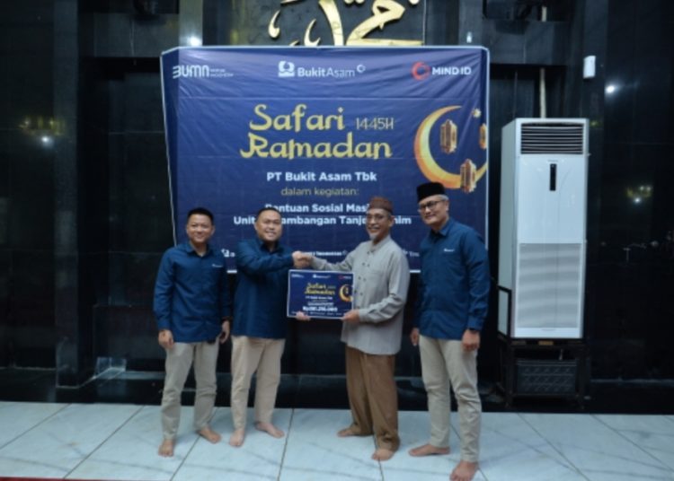 Berbagi Berkah Ramadan, Bukit Asam (PTBA) Salurkan Bantuan untuk 106 Masjid