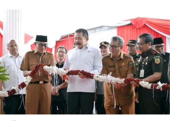 Pj Bupati Dampingi Jaksa Agung RI Resmikan Gedung Baru Kantor Kejari Muara Enim 