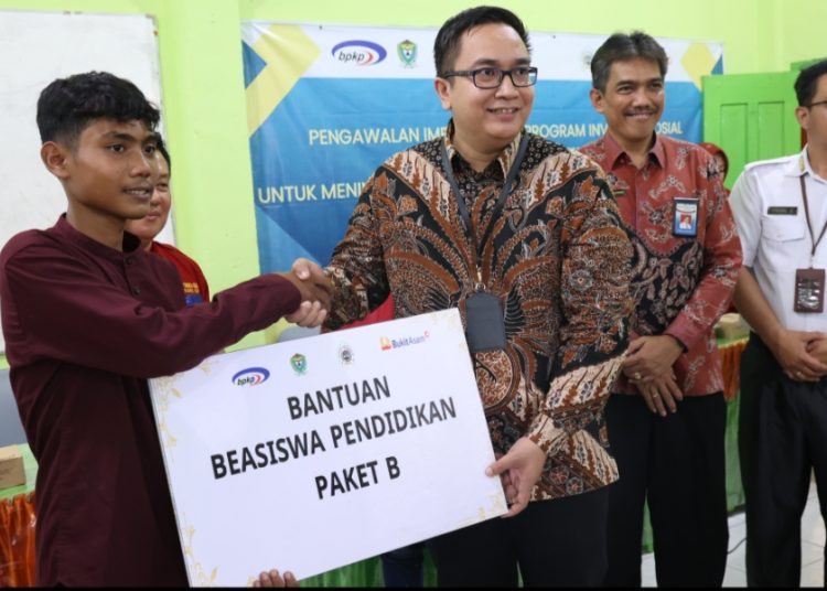 Bukit Asam (PTBA) Bantu Anak Putus Sekolah Melalui Pendidikan Kesetaraan