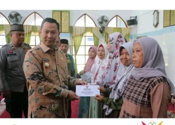 305 Guru Ngaji Terima Bantuan Zakat dari Pj. Bupati Muara Enim