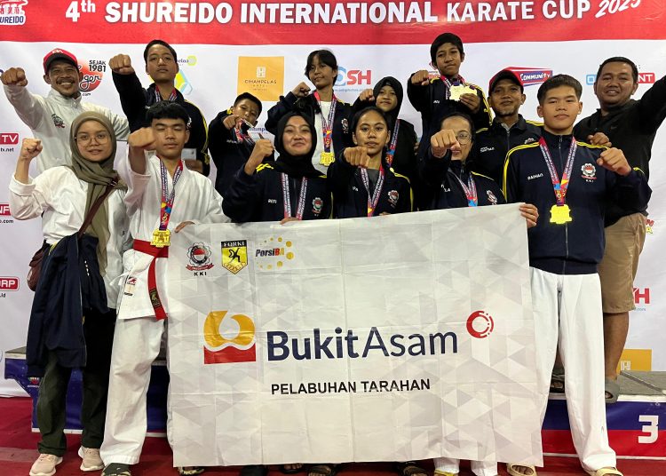 Tim Karate Binaan Bukit Asam Raih 13 Medali di Kejuaraan Internasional
