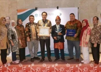 Bupati Muara Enim Terima Penghargaan dari Menteri KLH RI